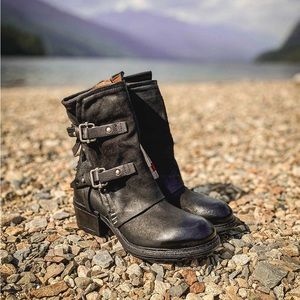 AS98 Outlaw Boots Black Brown 7